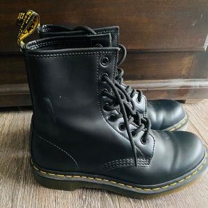 Doc Martens - Size 8 (Women’s) / Size 6 (Men’s)